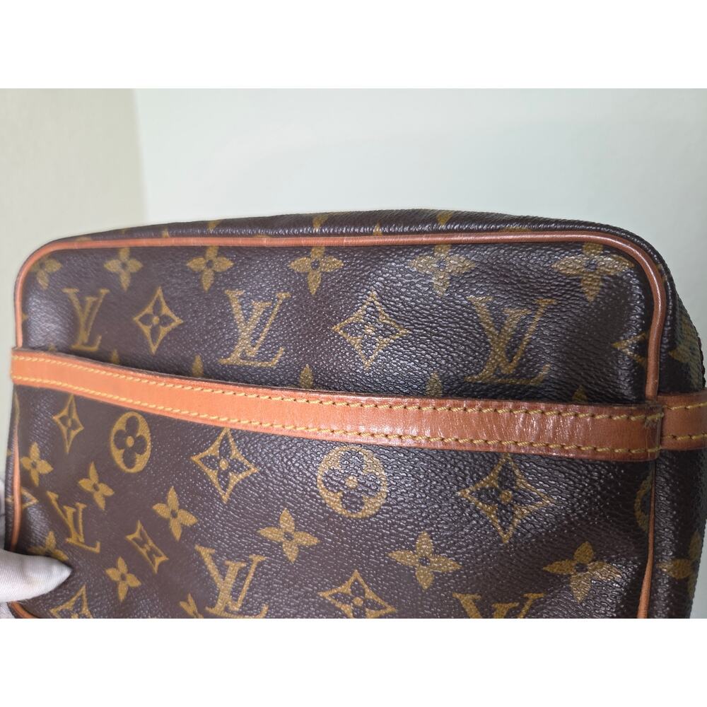 Louis Vuitton Monogram Toiletry Pouch PM Cosmetic Case AR0082 Made in France LV - Picture 4 of 15